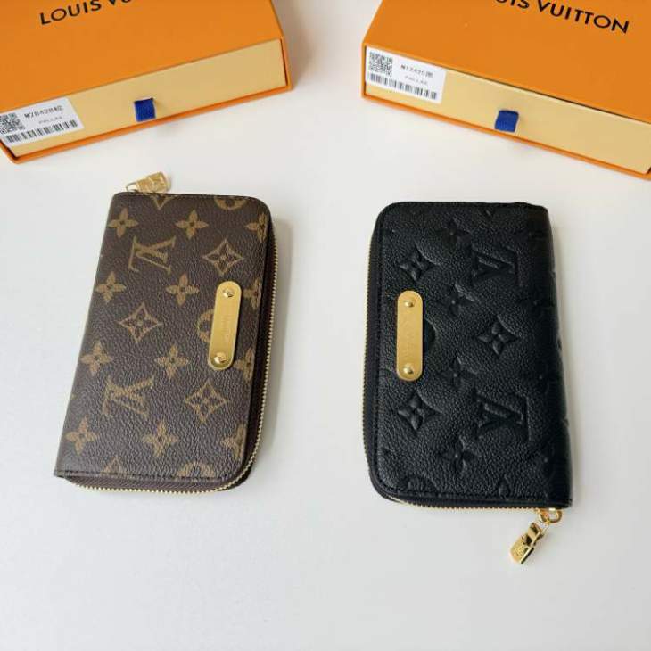 Picture of Louis Vuitton Wallets _SKUfw239635847fw